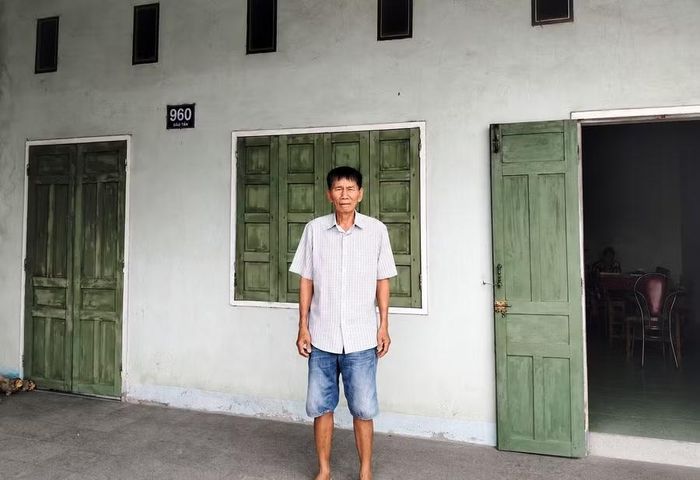 Ông Cao Xuân Cảnh (phường Quy Nhơn Đông) xây dựng nhà ở ổn định đã hơn 30 năm nhưng chưa được cấp sổ đỏ. Ảnh: V.L