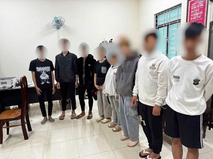 Nhóm của Thắng đã nẹt pô trêu chọc nhóm 2 xe máy đi ngược chiều. Ảnh: Ngọc Sơn