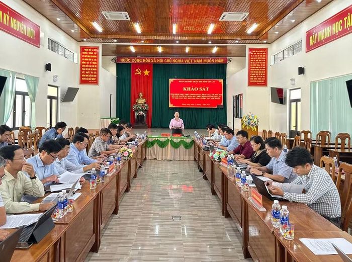 Quang cảnh buổi khảo sát tại xã Mang Yang. Ảnh: Hà Duy