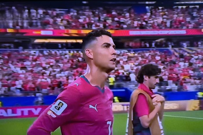 Cristiano Ronaldo thất thần sau trận thua Tây Ban Nha tại World cup 2026.