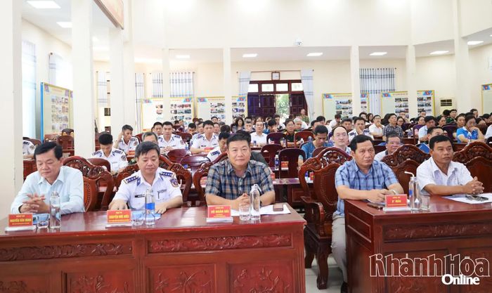 Đồng chí Võ Hoàn Hải cùng các đại biểu dự hội nghị quán triệt nhiệm vụ của đoàn công tác.