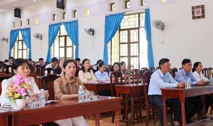 Các học viên tham dự lớp bồi dưỡng.