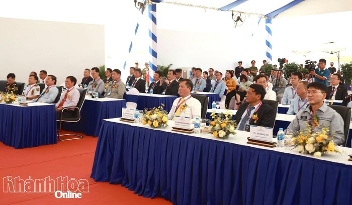 Các đại biểu dự lễ động thổ.