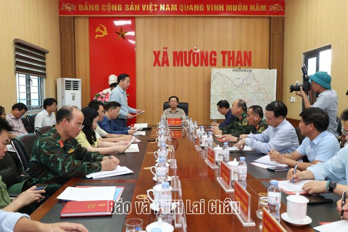 Quang cảnh buổi làm việc.