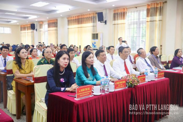 Các đại biểu dự đại hội