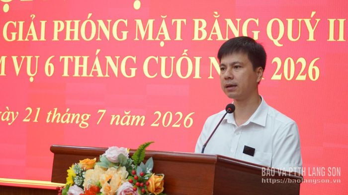 Lãnh đạo Đảng ủy, BCĐ GPMB các công trình, dự án trên địa bàn phường phát biểu kết luận hội nghị