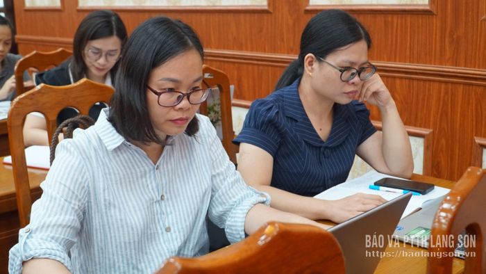Các đại biểu tham dự hội nghị