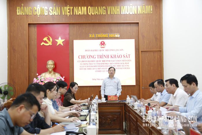 Đồng chí Phó Trưởng Đoàn chuyên trách Đoàn ĐBQH tỉnh phát biểu tại buổi khảo sát tại xã Thống Nhất