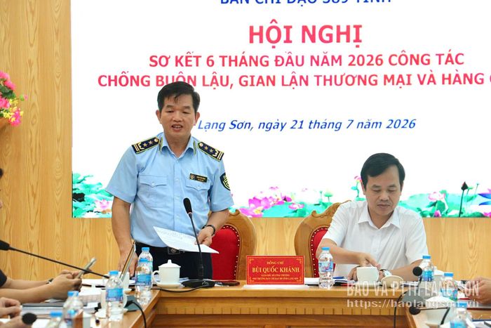 Lãnh đạo Chi cục Quản lý thị trường tỉnh phát biểu tại hội nghị