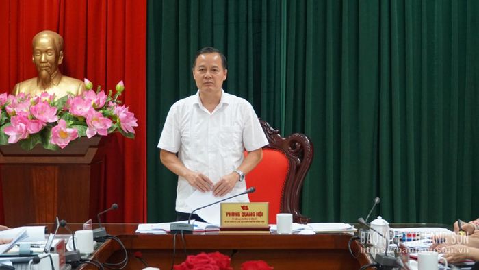 Đồng chí Phùng Quang Hội, Ủy viên Ban Thường vụ Tỉnh ủy, Bí thư Đảng ủy, Chủ tịch HĐND phường Đông Kinh kết luận buổi kiểm tra