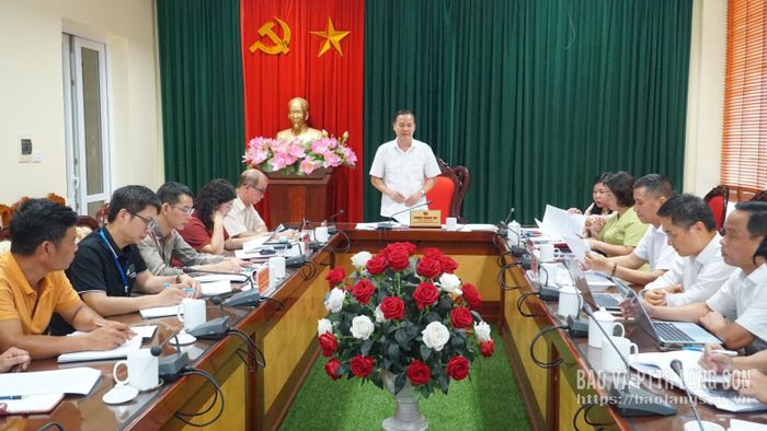 Đoàn kiểm tra làm việc với UBND phường Đông Kinh về tình hình GPMB dự án