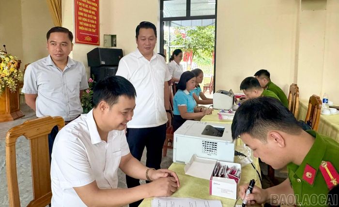 Công tác xét nghiệm được tổ chức theo hình thức cuốn chiếu, bảo đảm đúng quy trình.