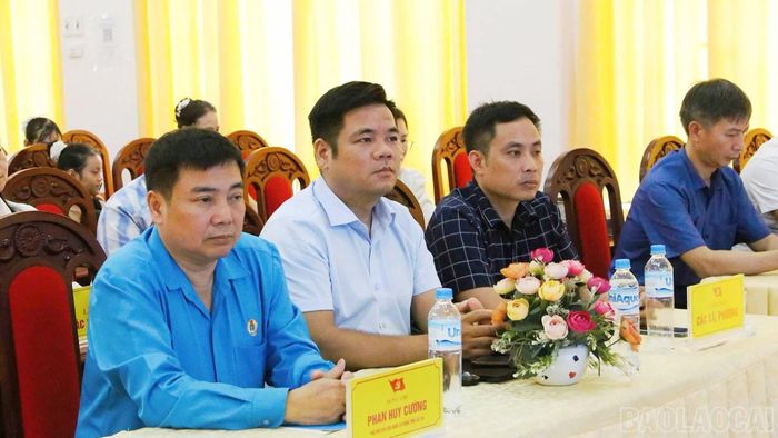 Đại biểu dự buổi gặp mặt.