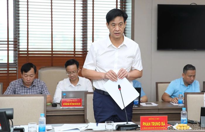 Đồng chí Phan Trung Bá - Phó Chủ tịch UBND tỉnh phát biểu tại buổi làm việc.