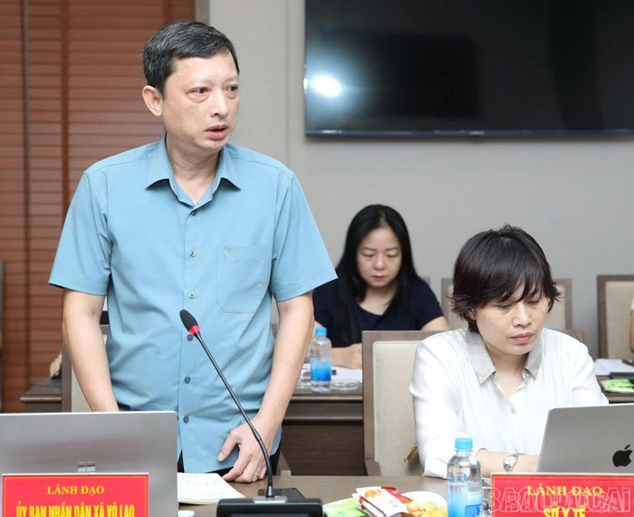 Các đại biểu phát biểu ý kiến tại buổi làm việc.