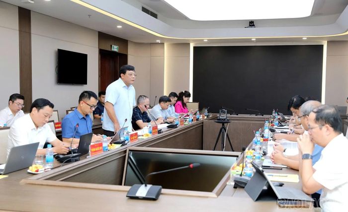 Quang cảnh buổi làm việc.