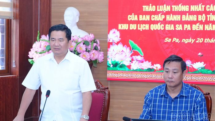 Đồng chí Tô Ngọc Liễn - Bí thư Đảng ủy, Chủ tịch UBND phường Sa Pa phát biểu tại buổi làm việc.
