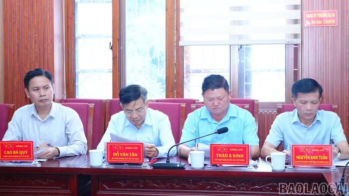 Các đại biểu dự hội nghị.