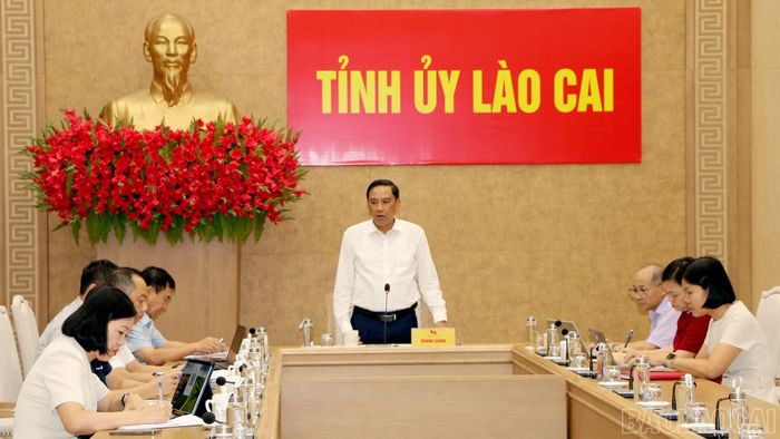 Quang cảnh buổi làm việc.