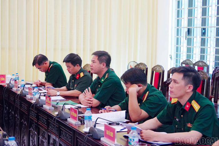 Các đại biểu dự hội nghị tại điểm cầu Bộ Chỉ huy Quân sự tỉnh Lào Cai.