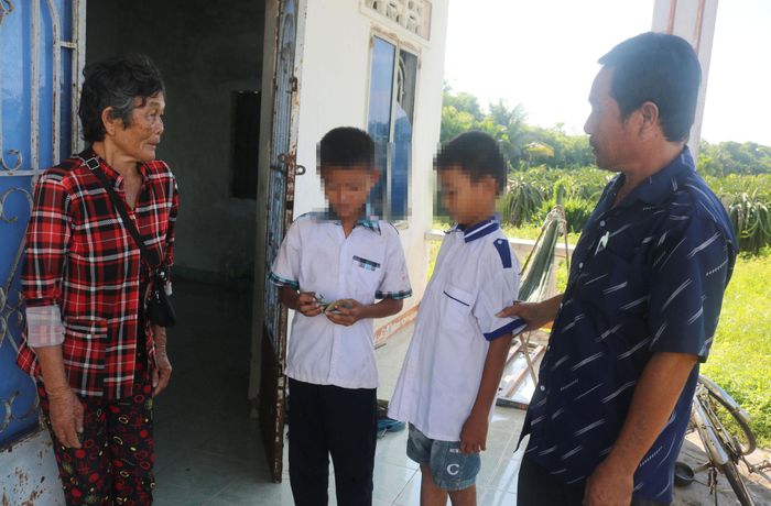 Hai em Phù Ngọc Minh và Phù Ngọc Hùng vừa được địa phương cấp GKS sau khi VKSND Khu vực 12 phát hiện, kiến nghị