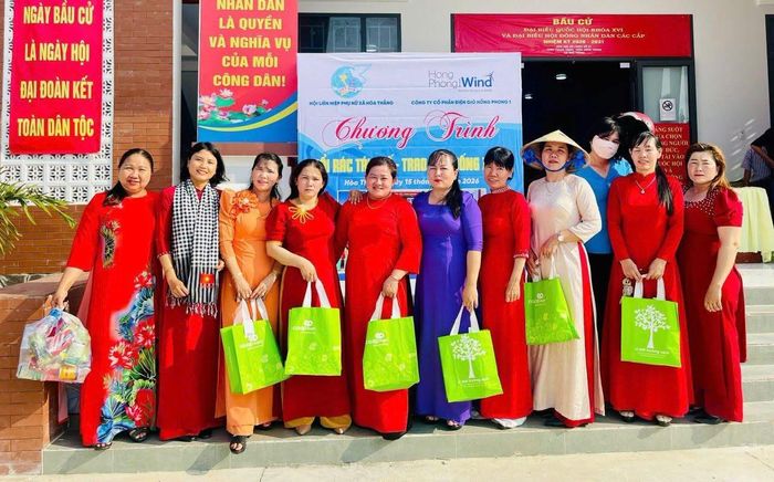 Chương trình Đổi rác tái chế - Nhận quà sống xanh tại xã Hòa Thắng