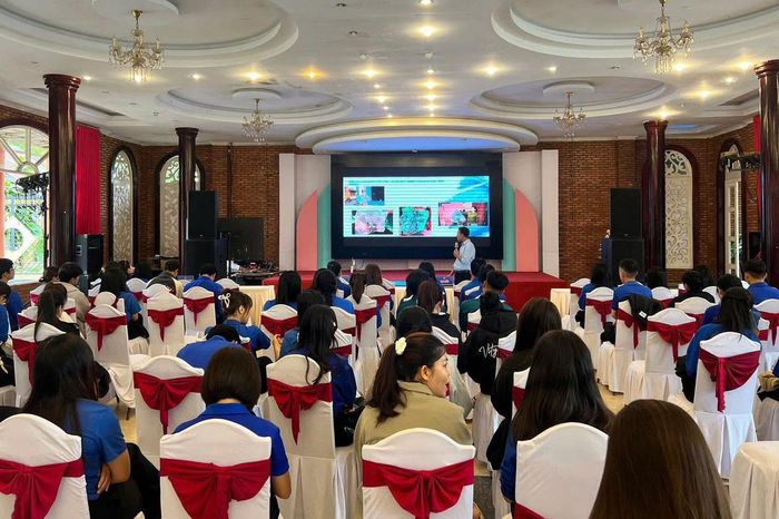 Gần 200 ĐVTN tham gia tập huấn về thu gom, phân loại và xử lý rác thải