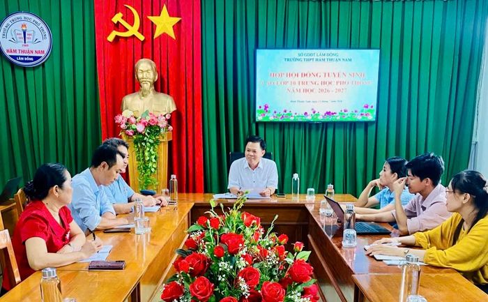 Hội đồng tuyển sinh Trường THPT Hàm Thuận Nam tiến hành xét tuyển lớp 10