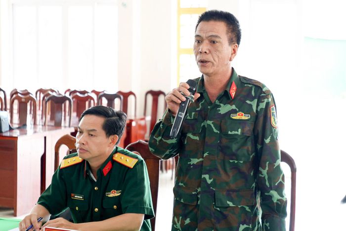 Đại diện Công ty 319 miền Nam trình bày phương án phân công lực lượng tham gia hỗ trợ