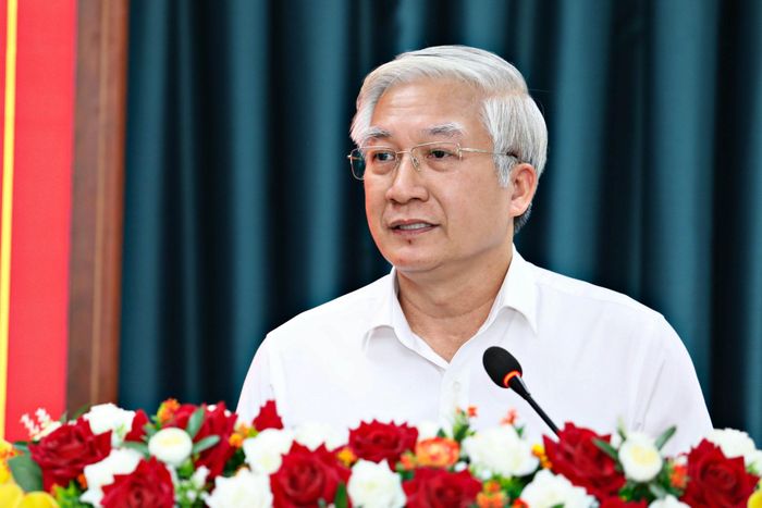 TS Nguyễn Tiến Thư, Phó Viện trưởng Viện Văn hóa và Phát triển - Học viện Chính trị quốc gia Hồ Chí Minh phát biểu kết luận buổi tọa đàm, thảo luận khoa học