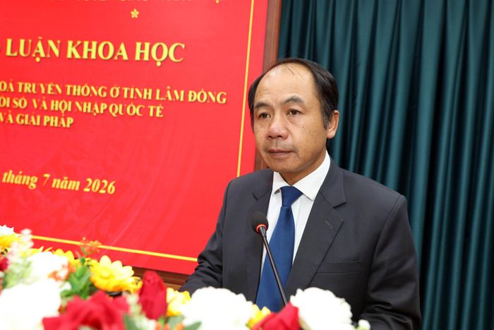 Đồng chí Trần Đức Nam, Phó Bí thư Thường trực Đảng ủy phường Xuân Hương - Đà Lạt trình bày tham luận