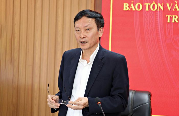 Đồng chí Trần Đình Ninh, Tỉnh ủy viên, Phó Trưởng Ban Tuyên giáo và Dân vận Tỉnh ủy Lâm Đồng điều hành buổi tọa đàm