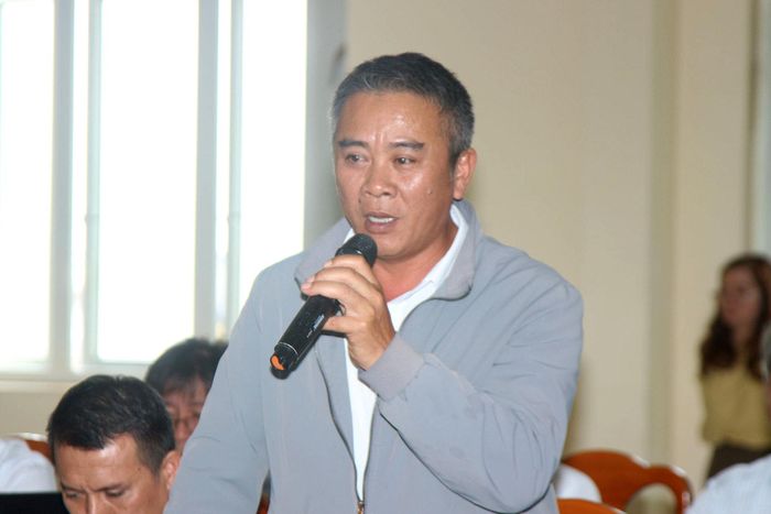 Ông Trương Quang Kiên, Phó Chủ tịch UBND xã D'ran phát biểu tại hội nghị
