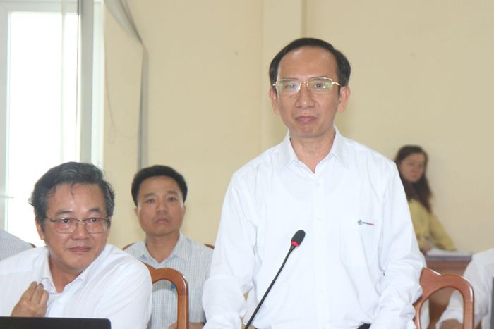 Ông Đỗ Minh Lộc, Phó Tổng Giám đốc Công ty thủy điện Đa Nhim – Hàm Thuận – Đa Mi điều hành thảo luận tại hội nghị