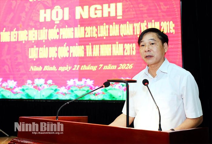 Đồng chí Nguyễn Anh Chức, Ủy viên Ban Thường vụ Tỉnh ủy, Phó Chủ tịch UBND tỉnh phát biểu kết luận hội nghị.