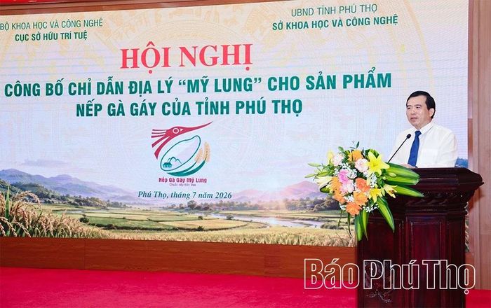 Đồng chí Giám đốc Sở Khoa học và Công nghệ Nguyễn Minh Tường phát biểu tại hội nghị.