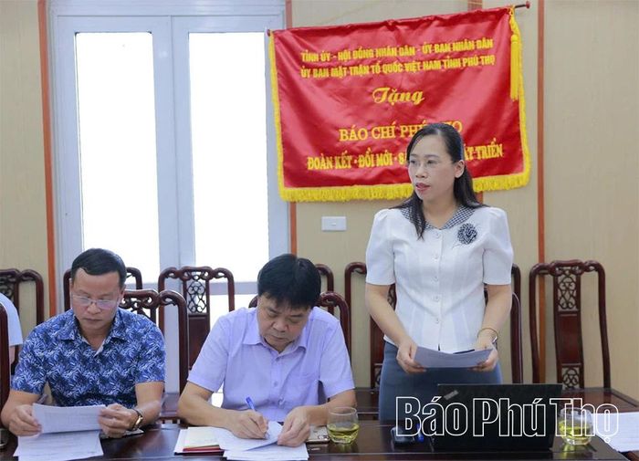 Đại diện Hội Nhà báo tỉnh thông qua thể lệ cuộc thi.