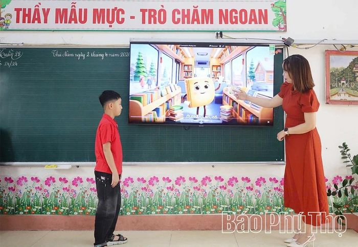 Trường Tiểu học Hưng Hóa, xã Tam Nông chú trọng ứng dụng công nghệ thông tin vào dạy học.