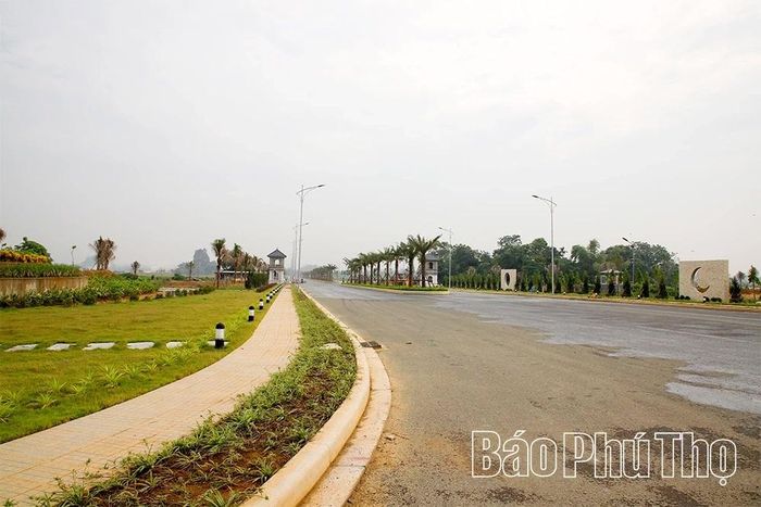 Hạ tầng KCN Phú Sơn dần được hoàn thiện thu hút nhiều nhà đầu tư.