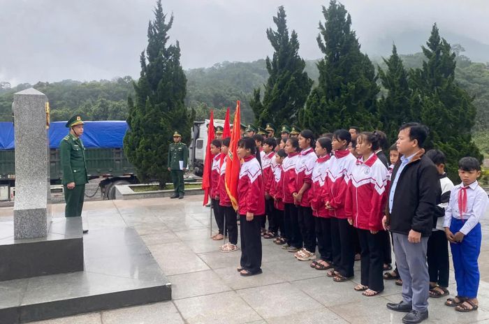 Giáo dục, phổ biến pháp luật cho học sinh thông qua “Tiết học biên giới” - Ảnh: L.T
