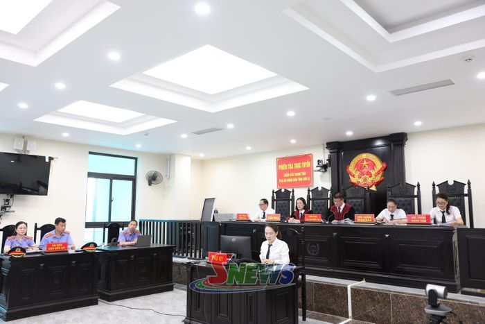 Phiên tòa trực tuyến điểm cầu trung tâm tại Tòa án nhân dân tỉnh Sơn La.