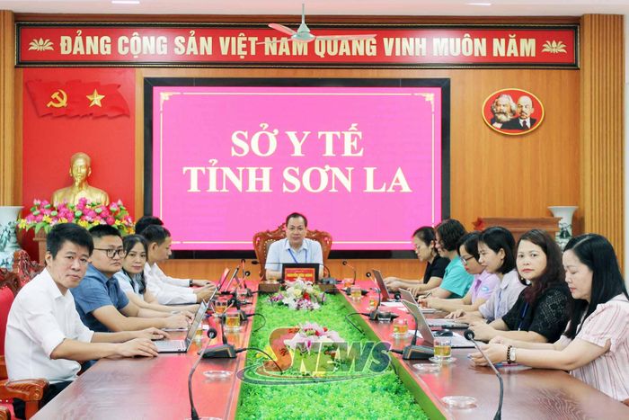Các đại biểu điểm cầu Sơn La dự hội thảo trực tuyến.