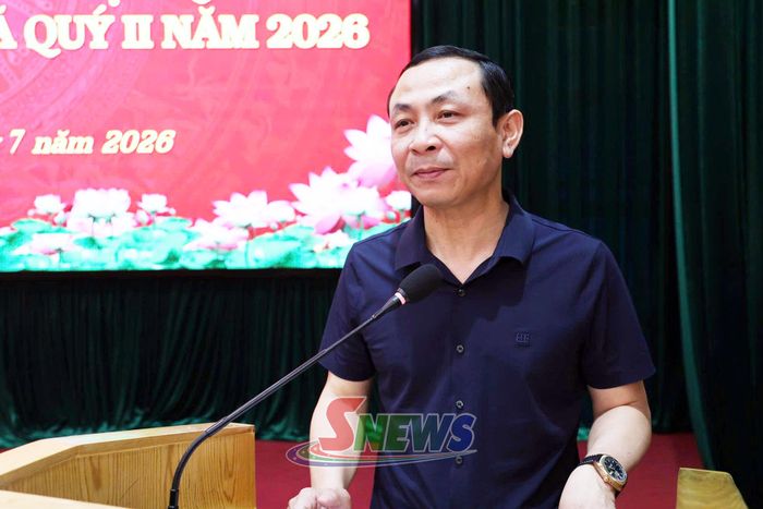 Đồng chí Trưởng Ban Tổ chức Tỉnh ủy phát biểu tại hội nghị.