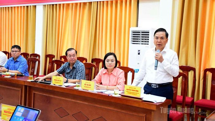 Lãnh đạo Sở Y tế phát biểu tại buổi làm việc.