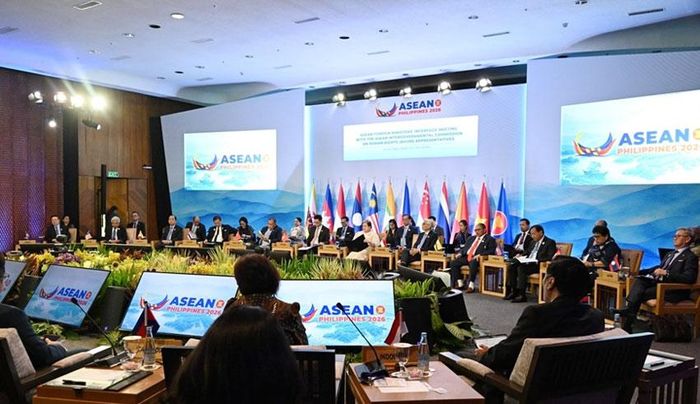 Quang cảnh Phiên đối thoại giữa các Bộ trưởng Ngoại giao ASEAN với Ủy ban liên Chính phủ ASEAN về nhân quyền (AICHR). Ảnh: Bộ Ngoại giao