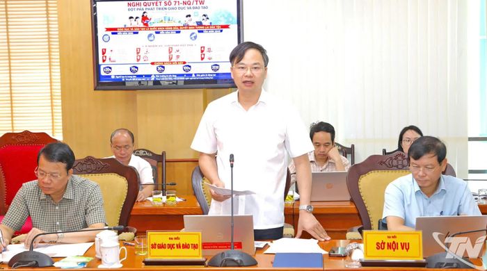 Lãnh đạo Sở Giáo dục và Đào tạo phát biểu tại Hội nghị.
