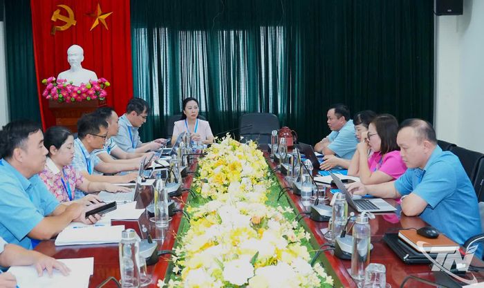 Quang cảnh buổi làm việc.