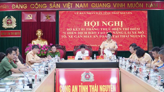 Thiếu tướng Đỗ Thanh Bình, Cục trưởng Cục Cảnh sát giao thông (Bộ Công an) phát biểu tại Hội nghị.