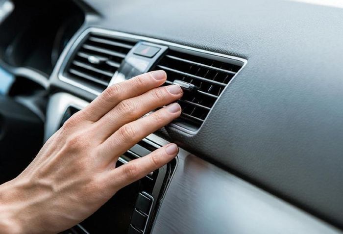 Lựa chọn mở cửa kính hay bật điều hòa nên phụ thuộc vào tốc độ vận hành của xe
