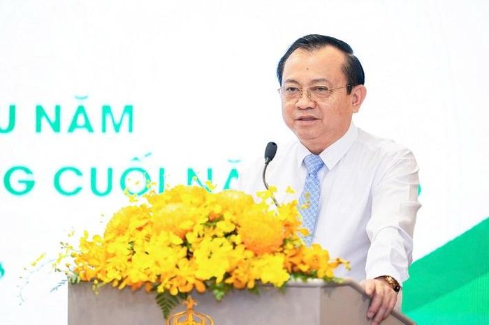 Thứ trưởng Bộ Tài chính Lê Tấn Cận phát biểu chỉ đạo tại Hội nghị, đề nghị Vinachem tiếp tục nâng cao hiệu quả quản trị, đẩy nhanh các dự án trọng điểm và phát triển khoa học công nghệ